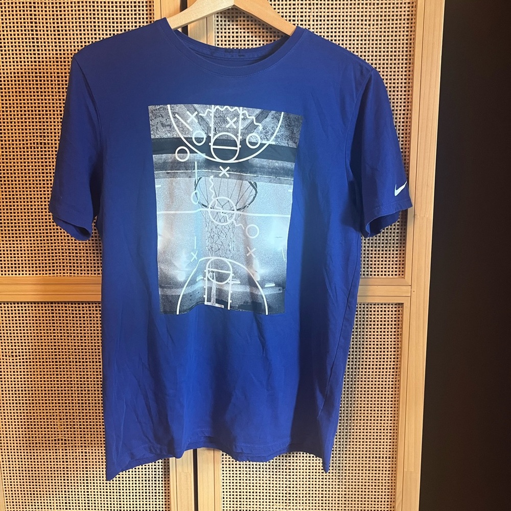 Nike Men’s M Athletic Cut T-Shirt